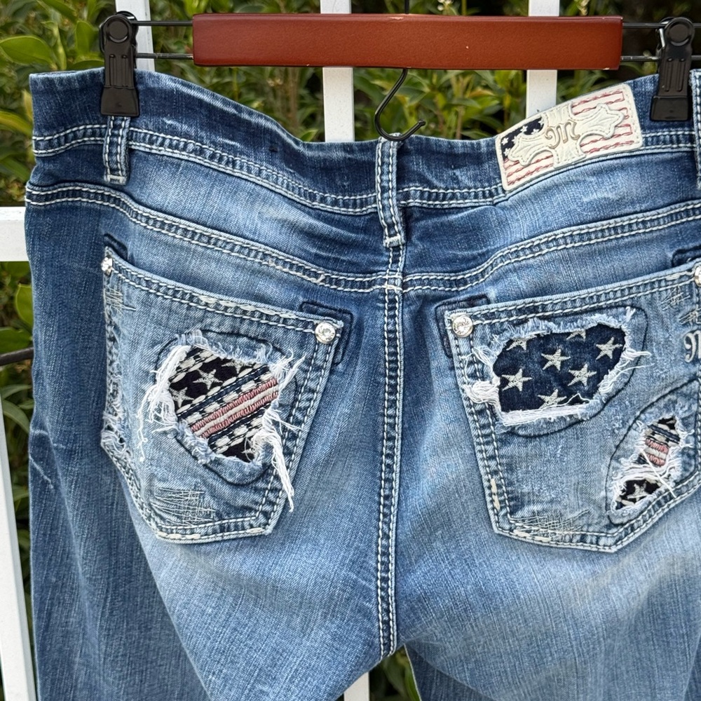 Miss Me Jeans Size 31 Bootcut Distressed Denim American Flag Pocket Stretch
